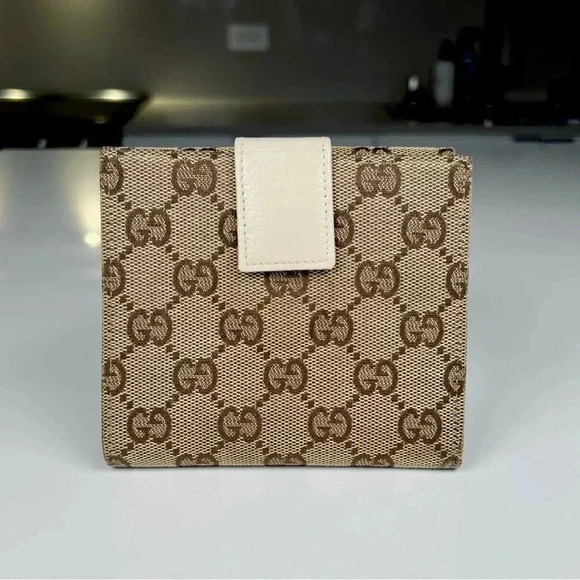 Gucci Bifold Monogram Wallet - Picture 3 of 12